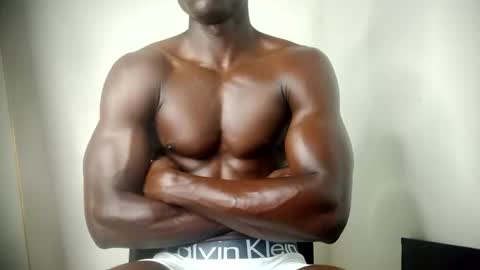 Snapshot of sneaky_link2 chatting on April 9, 4:34 am papi online show from April 9, 4:34 am
