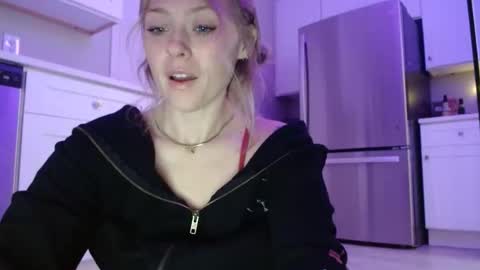 sneakyalicek online show from February 20, 7:14 pm