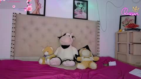 Snapshot of sneakyy_fantasy chatting on June 14, 9:00 am Hellen online show from June 14, 9:00 am