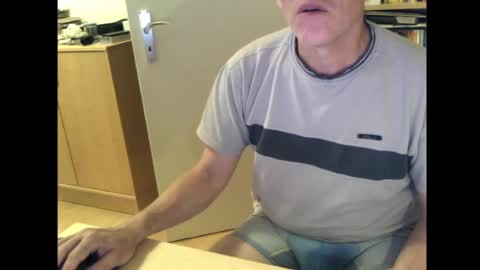 sneaxfreund online show from May 20, 11:44 pm