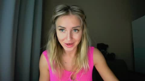 Snapshot of snezanablond chatting on January 31, 3:00 pm Sneja online show from January 31, 3:00 pm