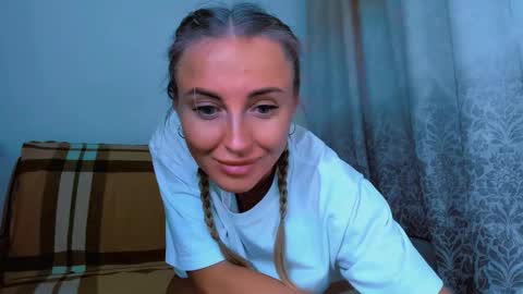 Snapshot of snezanablond chatting on October 29, 9:27 pm Sneja online show from October 29, 9:27 pm