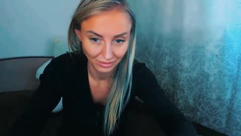 Snapshot of snezanablond chatting on February 9, 8:18 am Sneja online show from February 9, 8:18 am