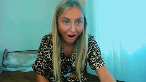 Snapshot of snezanablond chatting on March 13, 12:01 pm Sneja online show from March 13, 12:01 pm