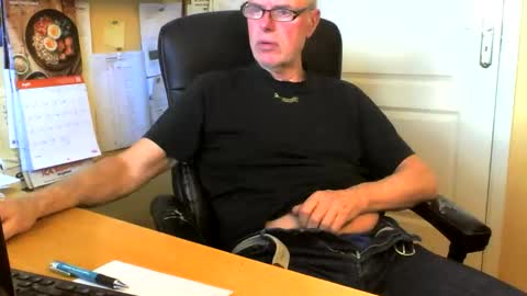 snickarn335731 online show from April 8, 1:11 pm