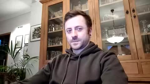 snoecks online show from March 19, 6:23 pm