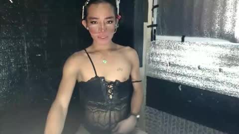 snoky_serna online show from May 5, 7:27 am