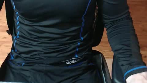 Snapshot of snooze85 chatting on January 8, 7:32 am Cbt-Slave online show from January 8, 7:32 am