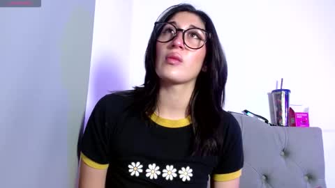 Snapshot of snow_baall chatting on November 19, 3:39 am IG OF red moonn online show from November 19, 3:39 am