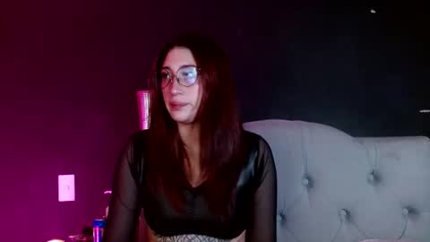 Snapshot of snow_baall chatting on July 9, 3:54 am IG OF red moonn online show from July 9, 3:54 am