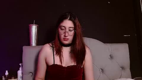 Snapshot of snow_baall chatting on July 23, 4:54 am IG OF red moonn online show from July 23, 4:54 am