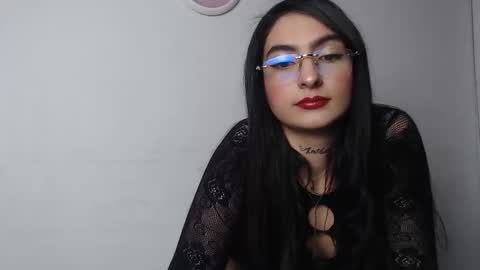 Snapshot of snow_sweet chatting on April 8, 8:36 am snow_sweet online show from April 8, 8:36 am