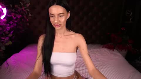 snow_whiteeex online show from October 16, 6:14 am