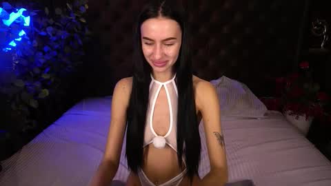 snow_whiteeex online show from October 19, 5:52 am