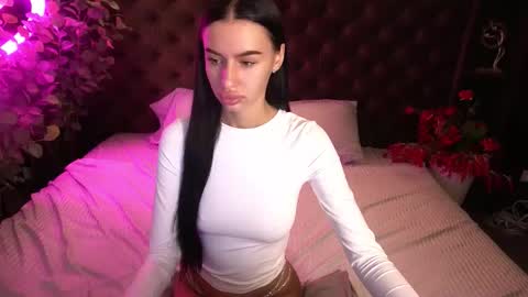 snow_whiteeex online show from October 21, 5:41 am