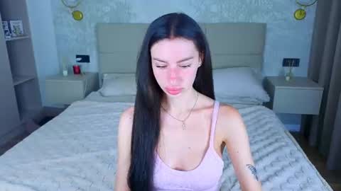 snow_whiteeex online show from June 18, 4:13 am
