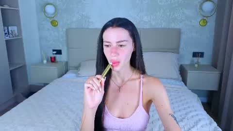 snow_whiteeex online show from June 19, 4:06 am