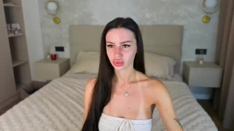 snow_whiteeex online show from July 15, 5:23 am