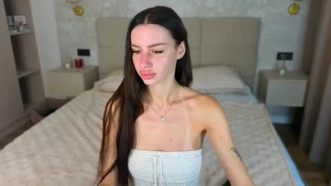 snow_whiteeex online show from July 20, 5:33 am