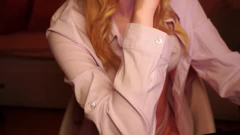 Snapshot of snowbarbieee chatting on October 2, 8:32 am Hanna online show from October 2, 8:32 am