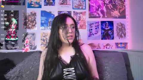 Snow and Bubble online show from December 2, 7:20 pm