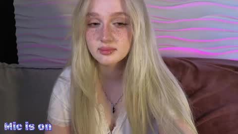 Snapshot of snowflakeskitty chatting on May 12, 5:15 am Ellie online show from May 12, 5:15 am