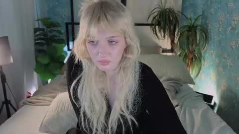Snapshot of snowflakeskitty chatting on June 13, 5:38 am Ellie online show from June 13, 5:38 am