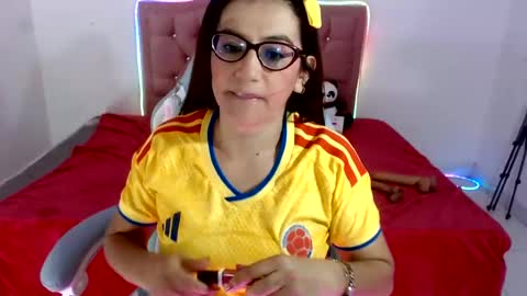 snowhot_69 online show from July 7, 9:13 am