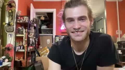 Snapshot of snowleopard200 chatting on February 16, 9:55 pm Snow online show from February 16, 9:55 pm