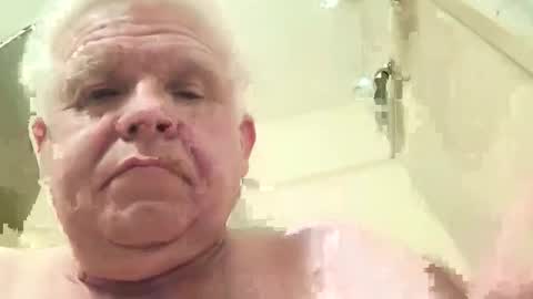 Snapshot of snowman9662 chatting on November 4, 10:20 pm snowman9662 online show from November 4, 10:20 pm