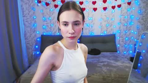 Snapshot of snowwhate_00 chatting on March 27, 5:45 pm SnowWhate 00 online show from March 27, 5:45 pm