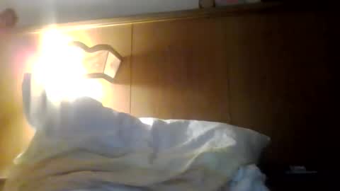 snowwhite9585 online show from February 18, 4:41 am