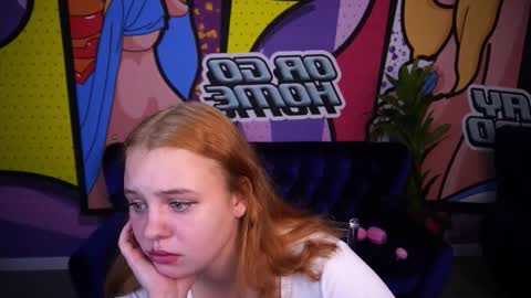 Snapshot of snowwhite_bella chatting on November 2, 1:35 pm snowwhite_bella online show from November 2, 1:35 pm