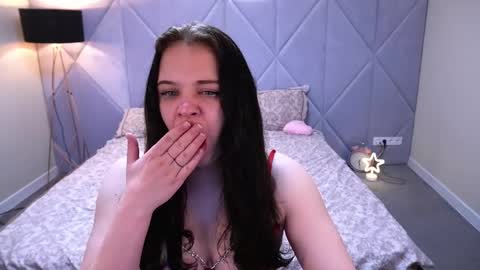 snowwhite_bella online show from May 3, 6:47 pm