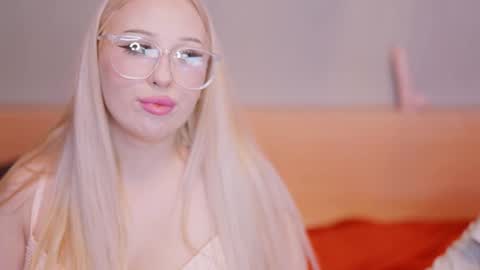 Snowy Bubbles online show from March 16, 12:17 am