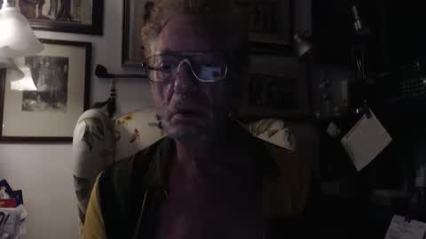 Snapshot of so_erotic_sub chatting on October 21, 6:36 am ImYourBitch online show from October 21, 6:36 am