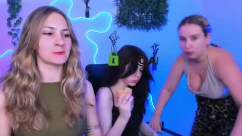so_hot_rosalie online show from July 25, 7:22 pm