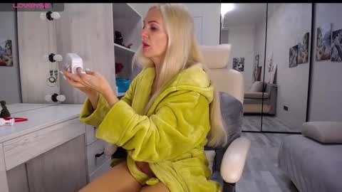 Monna online show from November 6, 6:42 pm