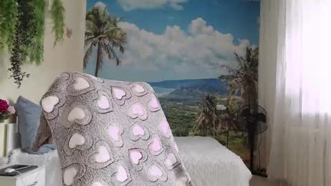 Snapshot of soaring_love chatting on March 11, 7:48 am Masha online show from March 11, 7:48 am