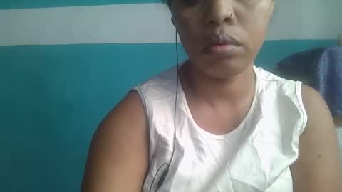 Snapshot of soayh89 chatting on June 10, 11:42 am soayh89 online show from June 10, 11:42 am