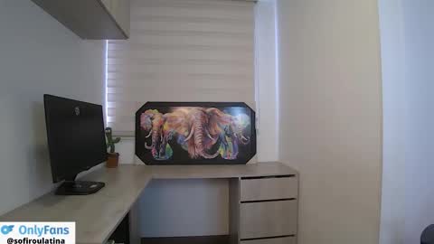 soffi_rousel_ online show from December 15, 7:18 pm