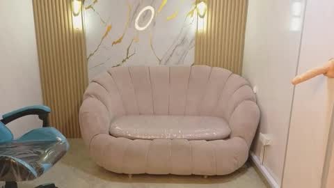 soffia_b online show from November 22, 9:03 pm