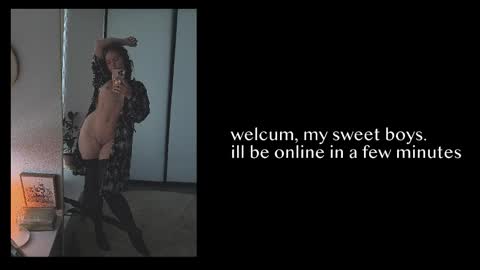 Julia    online show from February 10, 10:58 pm