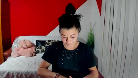 Snapshot of soffy_skye chatting on September 26, 3:32 am Soffy online show from September 26, 3:32 am