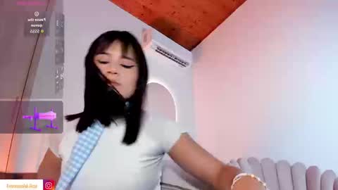 Sofi Blossom  online show from September 30, 8:03 pm