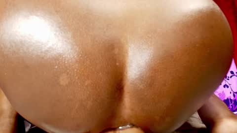 Snapshot of sofi_decker chatting on February 25, 9:20 am Sofia online show from February 25, 9:20 am