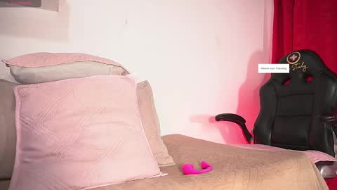 Snapshot of sofi_decker chatting on September 16, 3:07 am Sofia online show from September 16, 3:07 am