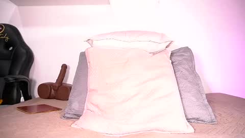 Snapshot of sofi_decker chatting on October 5, 3:05 am Sofia online show from October 5, 3:05 am