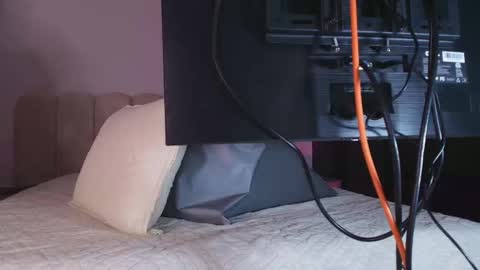 Snapshot of sofi_decker chatting on November 14, 11:53 am Sofia online show from November 14, 11:53 am