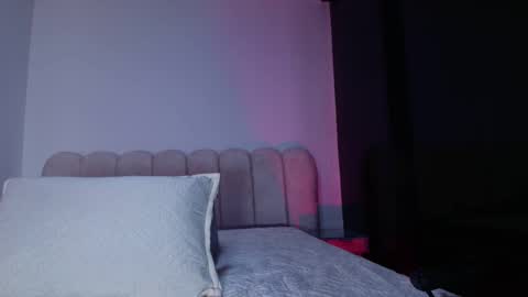 Snapshot of sofi_decker chatting on November 20, 12:05 pm Sofia online show from November 20, 12:05 pm